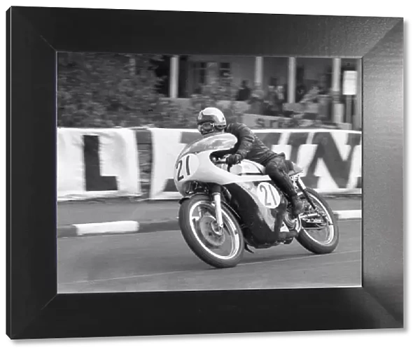 Roy Simmons (Norton) 1966 Senior Manx Grand Prix