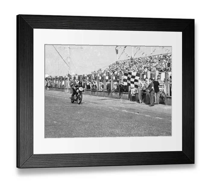 Framed Print : Geoff Read (Norton) 1951 Junior Clubman TT Framed Print : Geoff Read (Norton) 1951 Junior Clubman TT