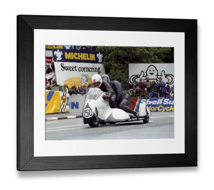 Framed Print : Alan Pearson & Alan Latham, (Norton) 1982 Classic Lap Framed Print : Alan Pearson & Alan Latham, (Norton) 1982 Classic Lap