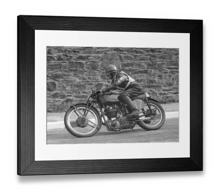 Framed Print : John Banks (Velocette) 1955 Junior Manx Grand Prix Framed Print : John Banks (Velocette) 1955 Junior Manx Grand Prix