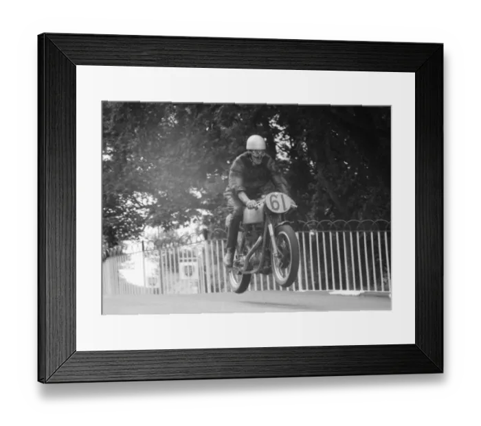 Framed Print : Roy Culshaw (BSA) 1960 Senior Manx Grand Prix