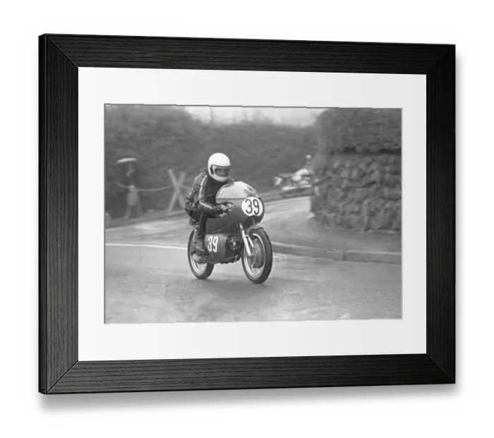 Framed Print : Paul Barrett (Aermacchi) 1978 Newcomers Manx Grand Prix Framed Print : Paul Barrett (Aermacchi) 1978 Newcomers Manx Grand Prix