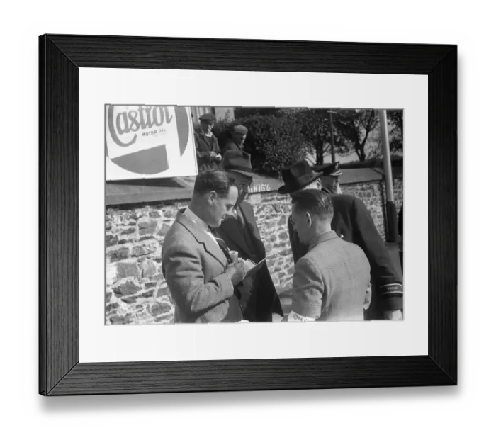 Framed Print : Douglas Bader, The flying ace, 1957 Manx Grand Prix