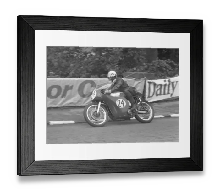Framed Print : Dan Shorey (Norton) 1965 Senior TT Framed Print : Dan Shorey (Norton) 1965 Senior TT