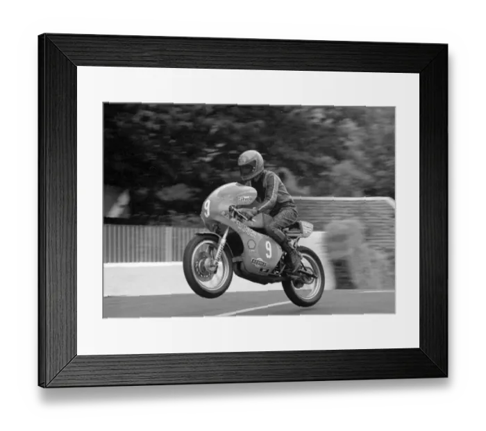 Framed Print : Bill Simpson (Yamaha) 1977 Lightweight TT Framed Print : Bill Simpson (Yamaha) 1977 Lightweight TT