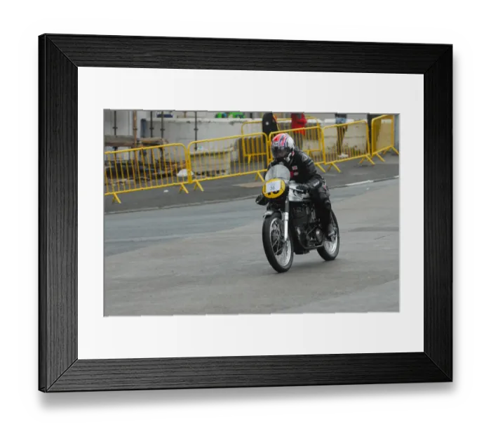 Framed Print : Peter Cunningham (Norton) 2012 VMCC Parade Lap Framed Print : Peter Cunningham (Norton) 2012 VMCC Parade Lap