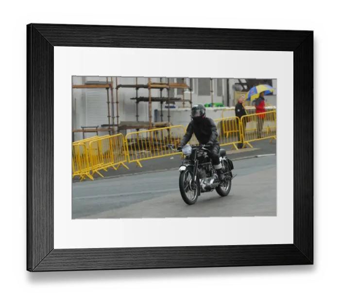 Framed Print : Paul Anthony Sorrell Wilsdon-Tagg (Vincent) 2012 VMCC Parade Lap Framed Print : Paul Anthony Sorrell Wilsdon-Tagg (Vincent) 2012 VMCC Parade Lap