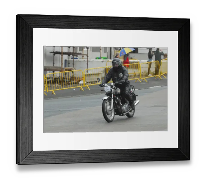 Framed Print : Richard Joseph Wilton (Norton) 2012 VMCC Parade Lap Framed Print : Richard Joseph Wilton (Norton) 2012 VMCC Parade Lap