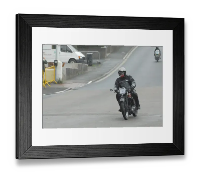 Framed Print : Brian Wigmore (Vincent HRD) 2012 VMCC Parade Lap Framed Print : Brian Wigmore (Vincent HRD) 2012 VMCC Parade Lap