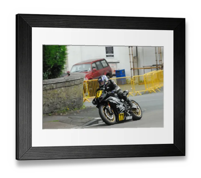 Framed Print : Justin Collins (Yamaha) 2012 Senior Manx Grand Prix Framed Print : Justin Collins (Yamaha) 2012 Senior Manx Grand Prix