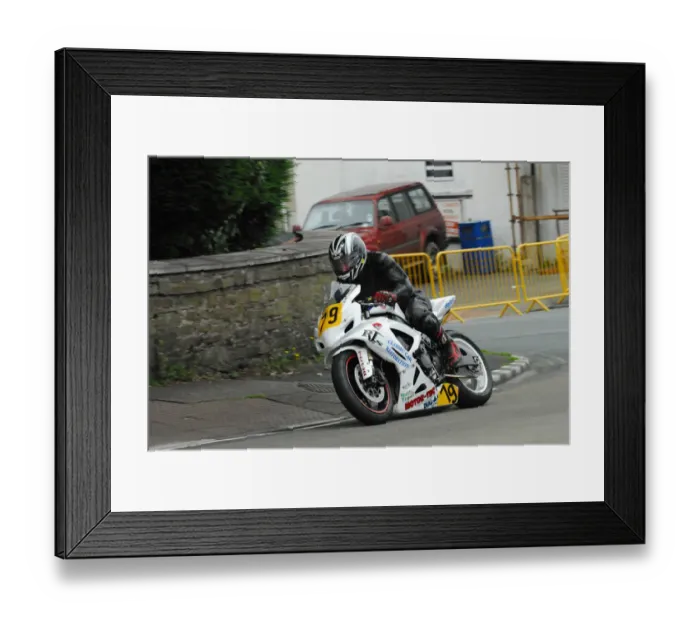 Framed Print : Gary Fowler (Suzuki) 2012 Senior Manx Grand Prix Framed Print : Gary Fowler (Suzuki) 2012 Senior Manx Grand Prix