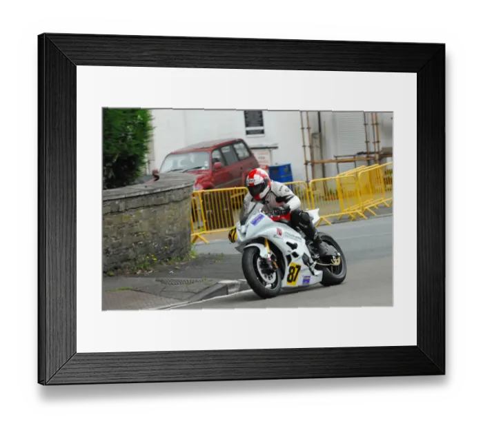 Framed Print : Adrian Harrison (Yamaha) 2012 Senior Manx Grand Prix Framed Print : Adrian Harrison (Yamaha) 2012 Senior Manx Grand Prix