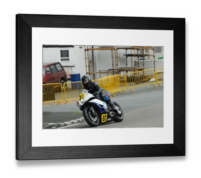 Framed Print : Shelley Pike (Yamaha) 2012 Senior Manx Grand Prix Framed Print : Shelley Pike (Yamaha) 2012 Senior Manx Grand Prix