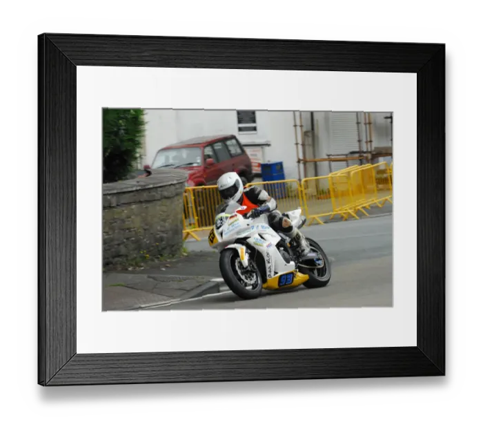 Framed Print : Tapio Mustonen (Yamaha) 2012 Senior Manx Grand Prix Framed Print : Tapio Mustonen (Yamaha) 2012 Senior Manx Grand Prix