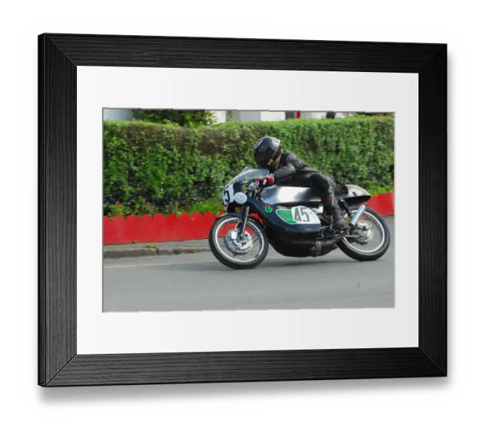 Framed Print : Ewan Hamilton (Suzuki) 2012 Lightweight Classic Manx Grand Prix Framed Print : Ewan Hamilton (Suzuki) 2012 Lightweight Classic Manx Grand Prix