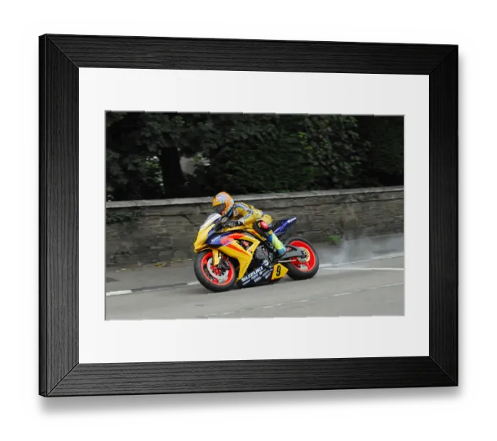 Framed Print : Paul Smyth (Suzuki) 2012 Senior Manx Grand Prix Framed Print : Paul Smyth (Suzuki) 2012 Senior Manx Grand Prix