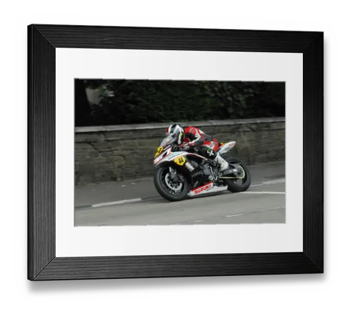 Framed Print : Darren French (Suzuki) 2012 Senior Manx Grand Prix Framed Print : Darren French (Suzuki) 2012 Senior Manx Grand Prix