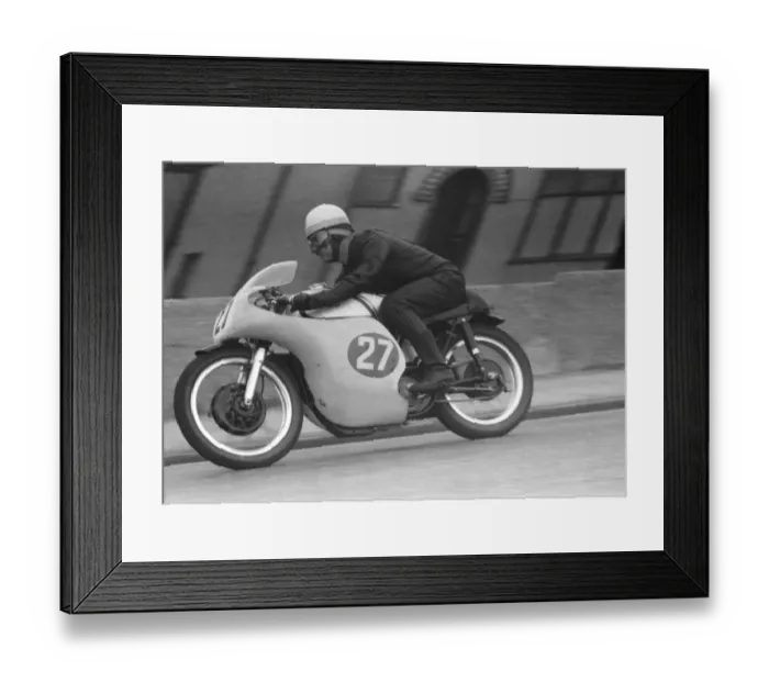 Framed Print : Bill Smith (Norton) 1958 Senior TT Framed Print : Bill Smith (Norton) 1958 Senior TT