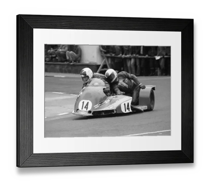 Framed Print : Steve Sinnott & Jim Williamson (Yamaha) 1977 Sidecar TT Framed Print : Steve Sinnott & Jim Williamson (Yamaha) 1977 Sidecar TT