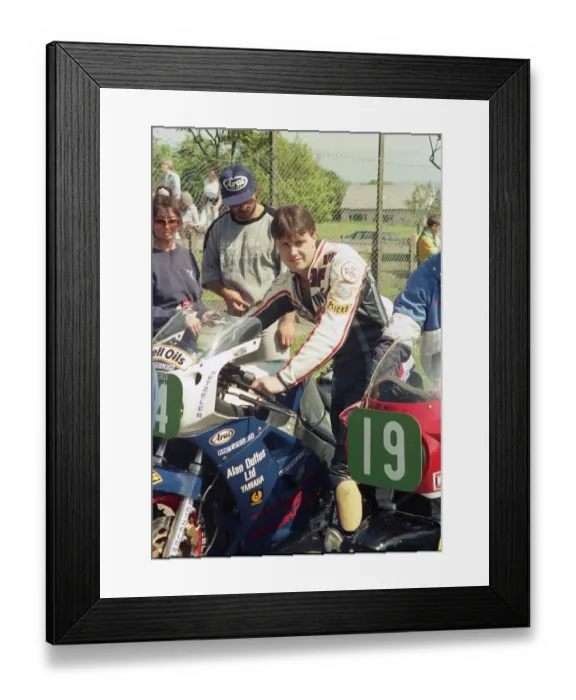Framed Print : Iain Duffus (Yamaha) 1987 Production B TT Framed Print : Iain Duffus (Yamaha) 1987 Production B TT