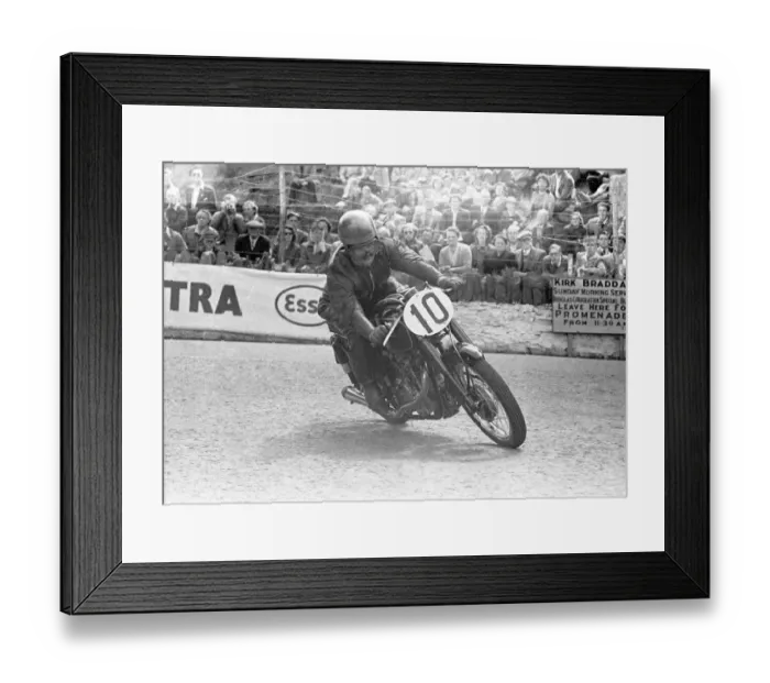 Framed Print : Sid Willis (Beasley Velocette) 1953 Lightweight TT Framed Print : Sid Willis (Beasley Velocette) 1953 Lightweight TT