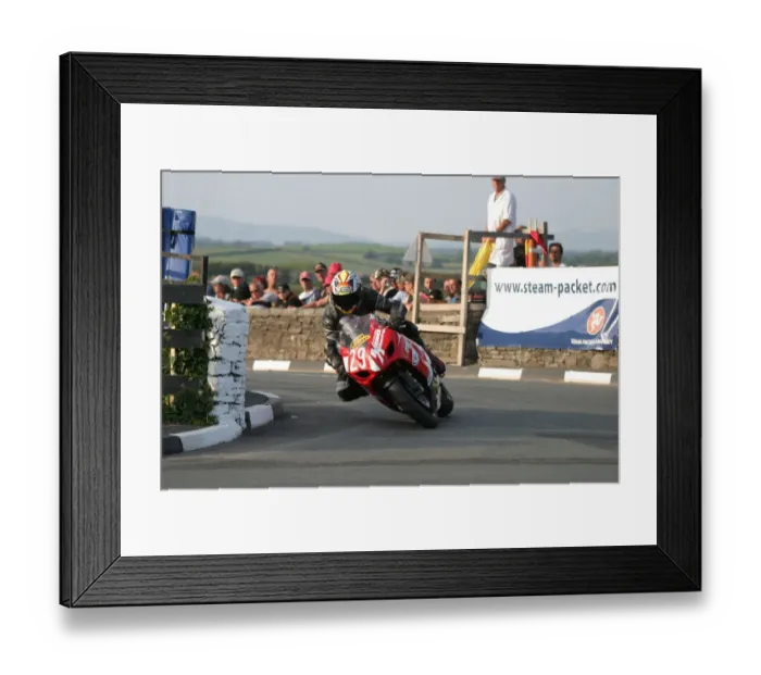 Framed Print : Paul Dobbs (Suzuki) 2007 Steam Packet Races Framed Print : Paul Dobbs (Suzuki) 2007 Steam Packet Races