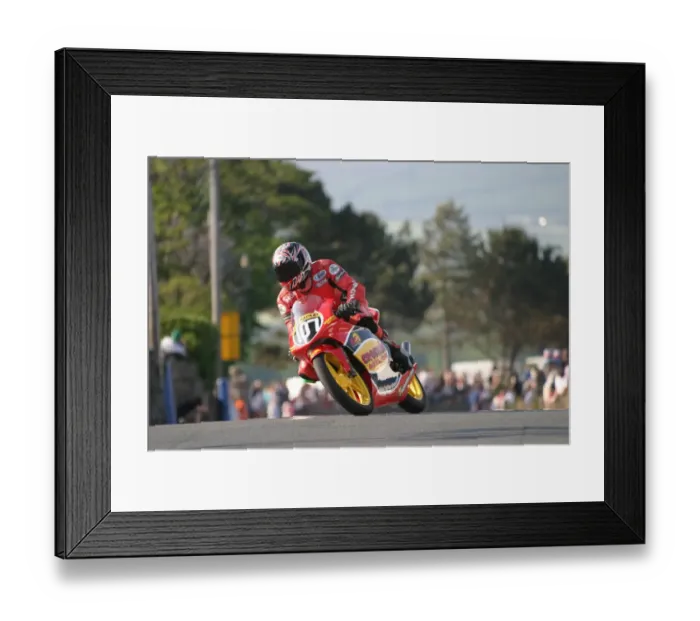 Framed Print : Dan Sayle (Crossan Honda) 2007 Steam Packet Races Framed Print : Dan Sayle (Crossan Honda) 2007 Steam Packet Races