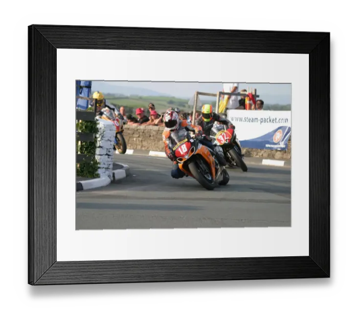 Framed Print : Stephen Oates (Suzuki) 2007 Steam Packet Races Framed Print : Stephen Oates (Suzuki) 2007 Steam Packet Races