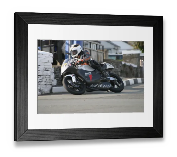 Framed Print : Robert Dunlop (Kes Aprilia) 2007 Steam Packet Races Framed Print : Robert Dunlop (Kes Aprilia) 2007 Steam Packet Races