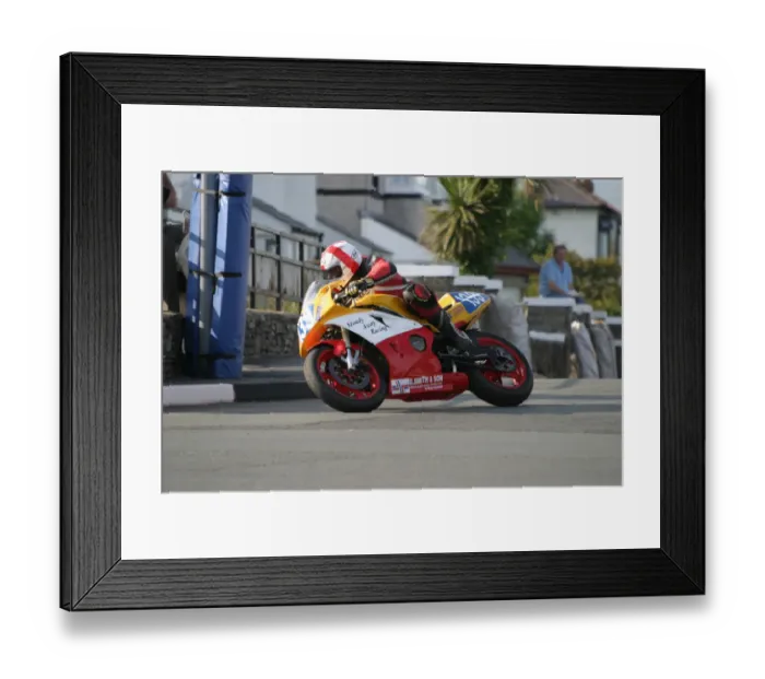 Framed Print : Mick Goodings (Kawasaki) 2007 Steam Packet Races Framed Print : Mick Goodings (Kawasaki) 2007 Steam Packet Races