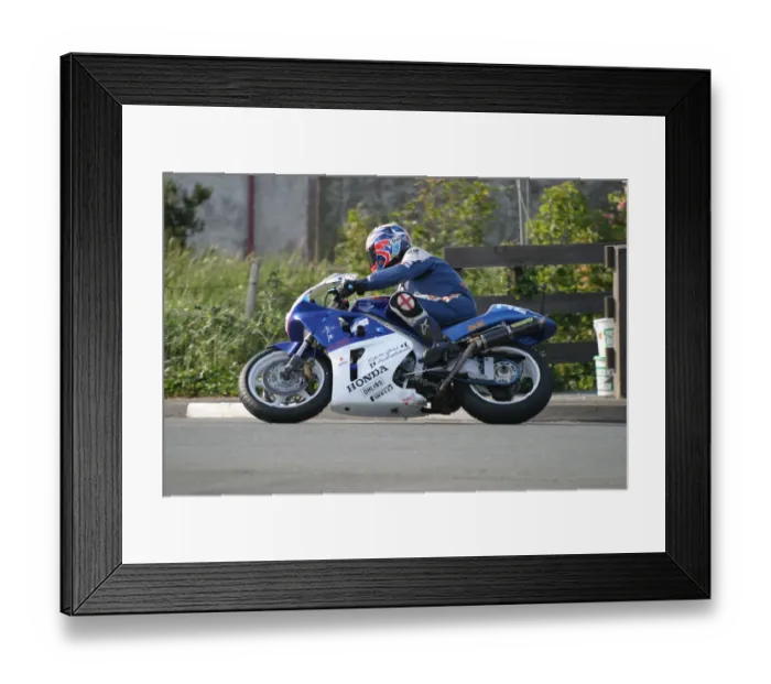 Framed Print : Kirk Farrow (Honda) 2007 Steam Packet Races Framed Print : Kirk Farrow (Honda) 2007 Steam Packet Races
