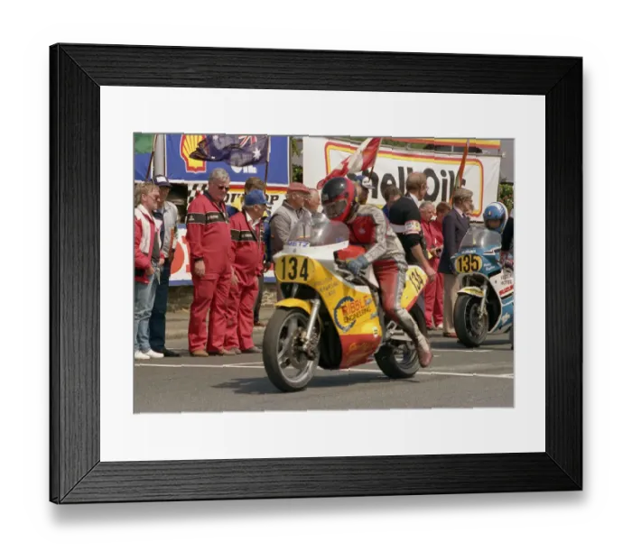 Framed Print : Neil Stothert (Suzuki) 1988 Senior TT Framed Print : Neil Stothert (Suzuki) 1988 Senior TT