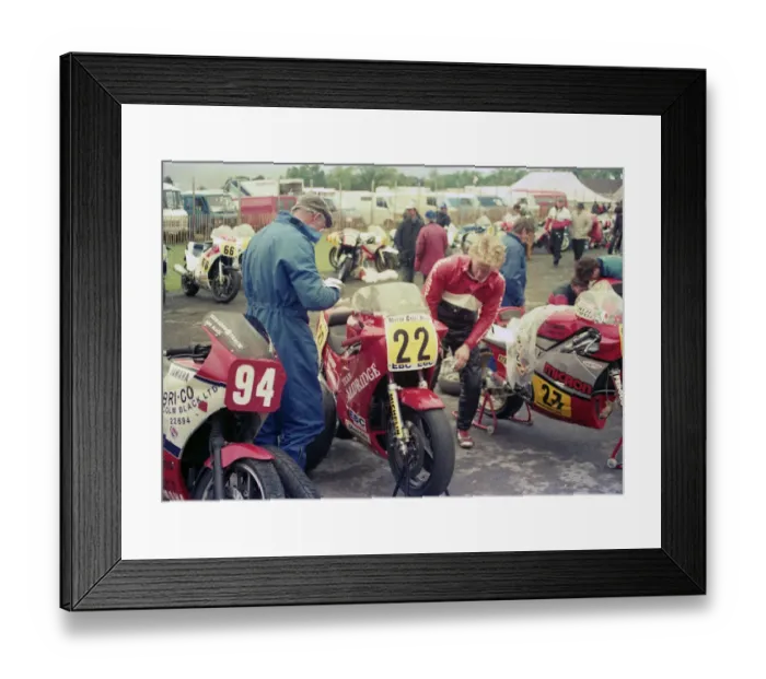 Framed Print : Ray Swann (Suzuki) 1987 Senior TT Framed Print : Ray Swann (Suzuki) 1987 Senior TT