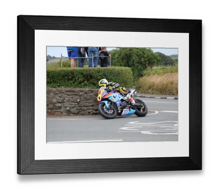 Framed Print : Brad Vicars (Honda) 2019 Southern 100 Framed Print : Brad Vicars (Honda) 2019 Southern 100