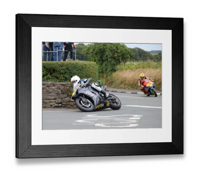 Framed Print : Stephen Smith (Suzuki) 2019 Southern 100 Framed Print : Stephen Smith (Suzuki) 2019 Southern 100