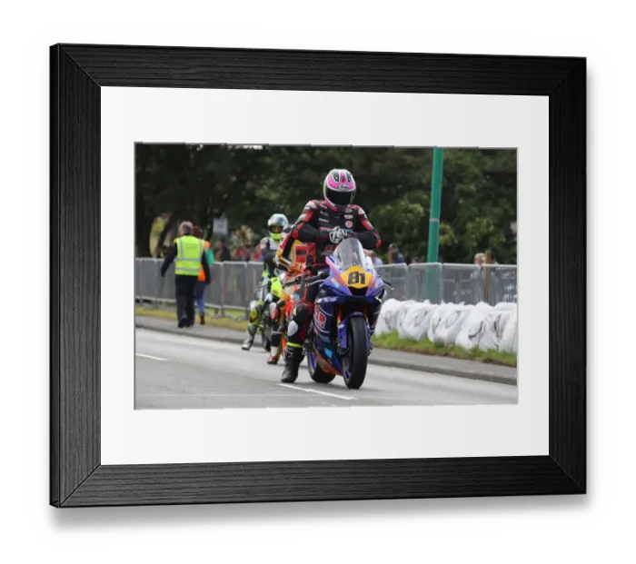 Framed Print : David McConnachy (Yamaha) 2019 Southern 100 Framed Print : David McConnachy (Yamaha) 2019 Southern 100