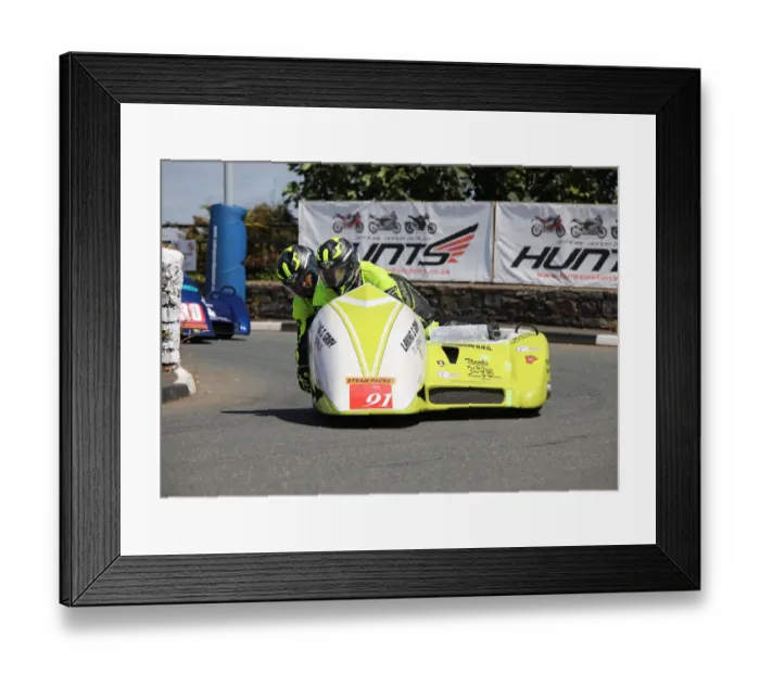 Framed Print : John Lowther & Nigel Lowther (Ireson Honda) 2019 Southern 100 Framed Print : John Lowther & Nigel Lowther (Ireson Honda) 2019 Southern 100