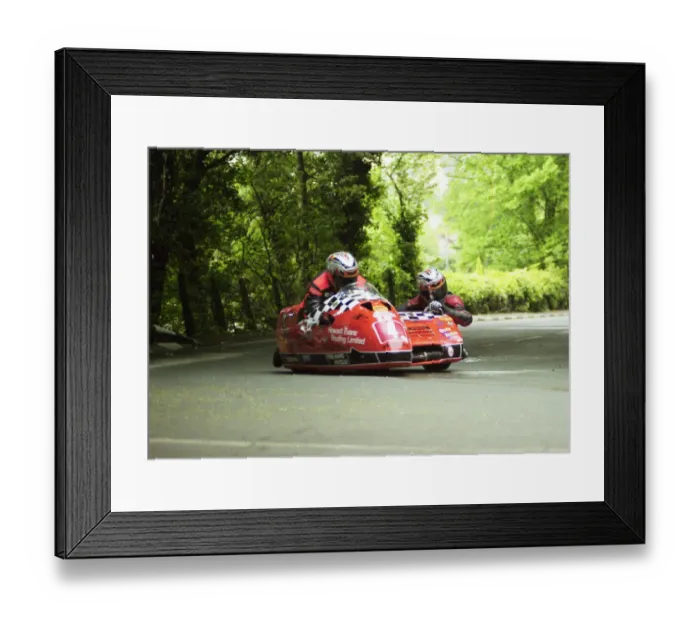 Framed Print : Roy Hanks & Dave Wells (Molyneux Yamaha) 2000 Sidecar TT Framed Print : Roy Hanks & Dave Wells (Molyneux Yamaha) 2000 Sidecar TT