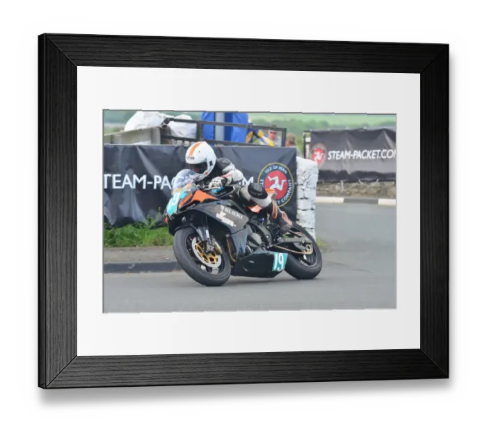 Framed Print : Tom Llewelyn (Kawasaki) 2012 Southern 100 Framed Print : Tom Llewelyn (Kawasaki) 2012 Southern 100
