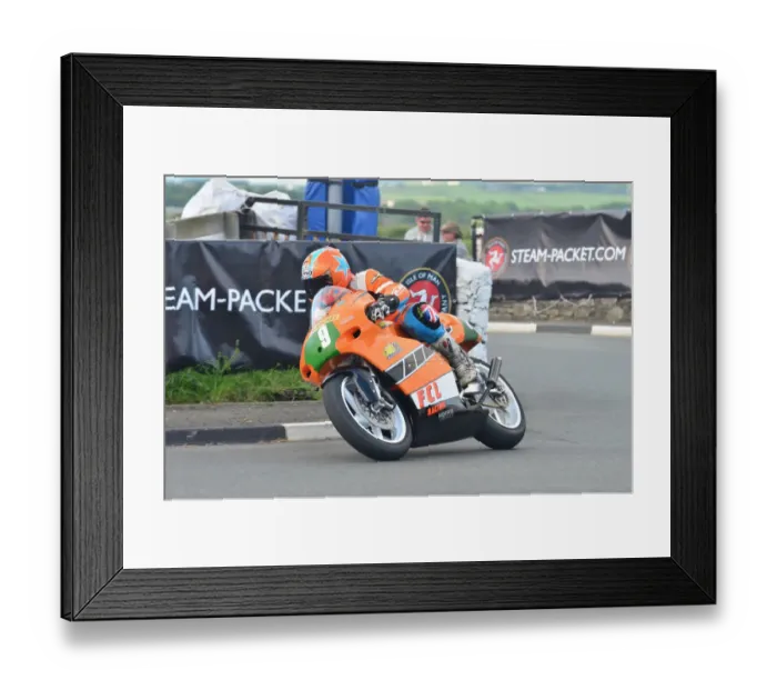 Framed Print : Roy Richardson (Yamaha) 2012 Southern 100 Framed Print : Roy Richardson (Yamaha) 2012 Southern 100