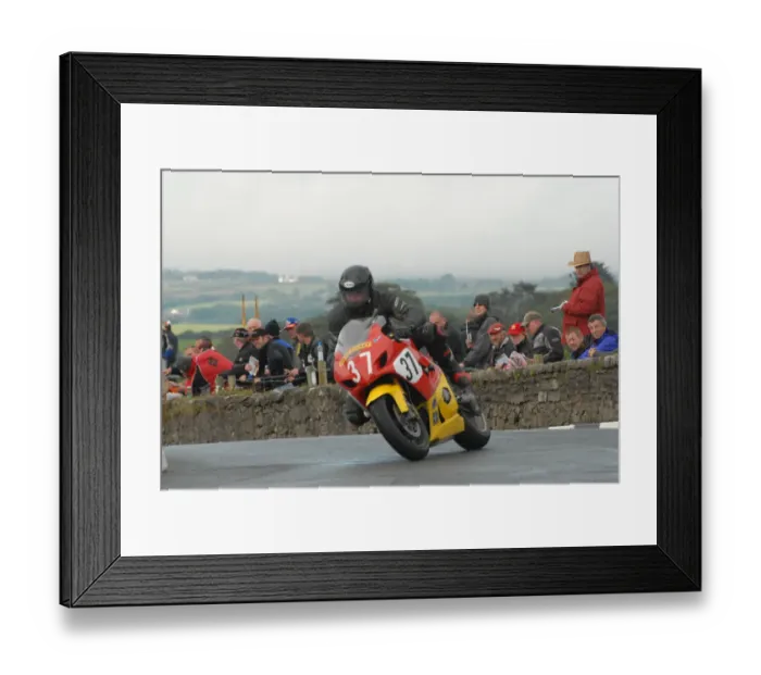 Framed Print : Peter Hounsell (Suzuki) 2007 Southern 100 Framed Print : Peter Hounsell (Suzuki) 2007 Southern 100