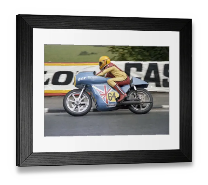 Framed Print : Tom Newell (Racewaye) 1976 Senior TT Framed Print : Tom Newell (Racewaye) 1976 Senior TT