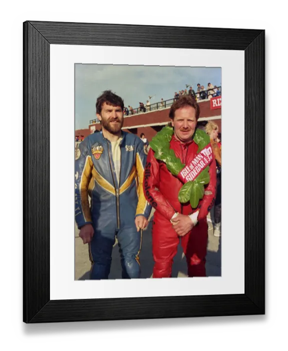 Framed Print : Bill Hodgkins & Sean Collister (Yamaha) 1987 Sidecar TT Framed Print : Bill Hodgkins & Sean Collister (Yamaha) 1987 Sidecar TT