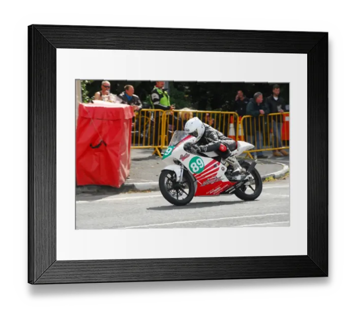 Framed Print : Sarah Boyes (Honda) 2014 Lightweight Manx Grand Prix Framed Print : Sarah Boyes (Honda) 2014 Lightweight Manx Grand Prix