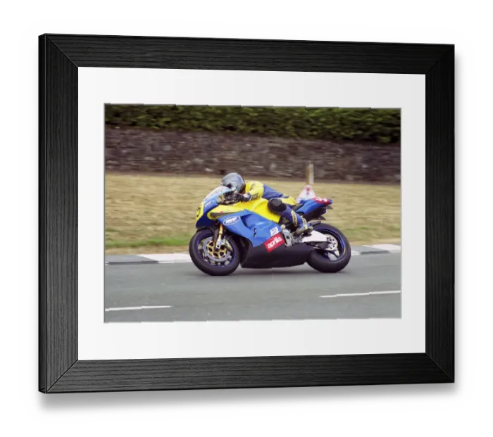 Framed Print : Matthew Cantillon (Aprilia) 2003 Senior Manx Grand Prix Framed Print : Matthew Cantillon (Aprilia) 2003 Senior Manx Grand Prix