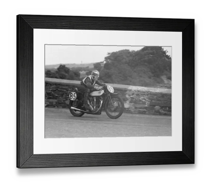 Framed Print : John D Campbell (Norton) 1952 Junior Manx Grand Prix