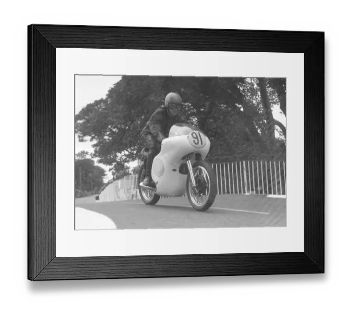 Framed Print : John Campbell (Norton) 1962 Senior Manx Grand Prix Framed Print : John Campbell (Norton) 1962 Senior Manx Grand Prix