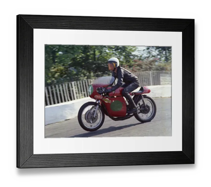 Framed Print : David Catterall (Bultaco) 1972 Lightweight Manx Grand Prix Framed Print : David Catterall (Bultaco) 1972 Lightweight Manx Grand Prix