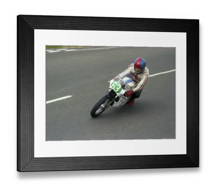 Framed Print : Des Connor (Yamaha) 1980 Lightweight Manx Grand Prix Framed Print : Des Connor (Yamaha) 1980 Lightweight Manx Grand Prix