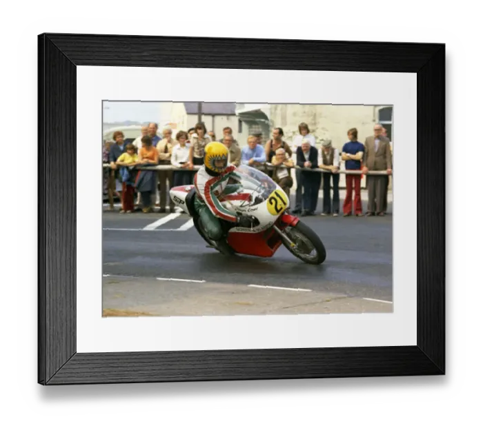 Framed Print : Roger Cope (Yamaha) 1975 Senior Manx Grand Prix